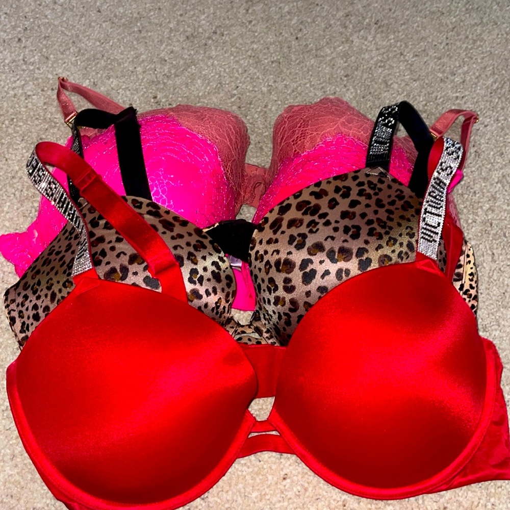 Lot of 4 Victoria’s Secret push up bras